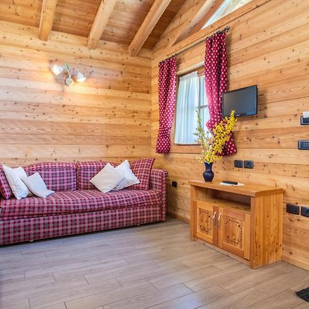 Chalet Camping Fae 1 Madonna di Campiglio Bagian luar foto